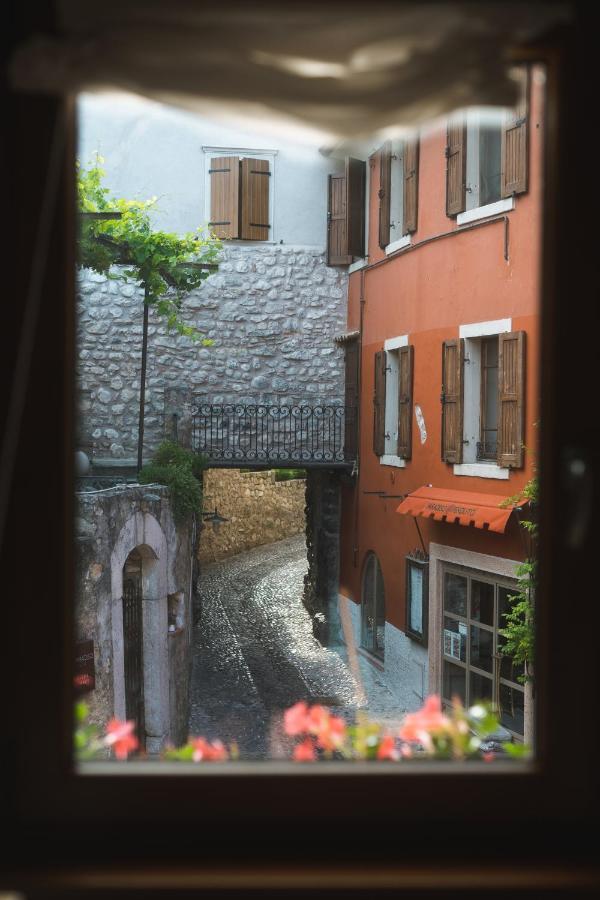Il Castello Apartment Мальчезине Экстерьер фото