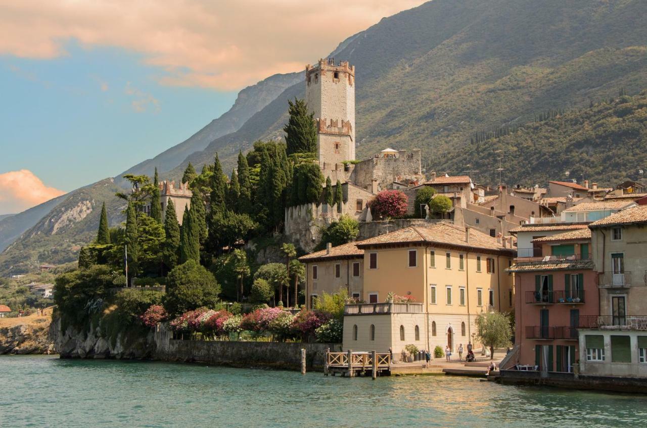 Il Castello Apartment Мальчезине Экстерьер фото
